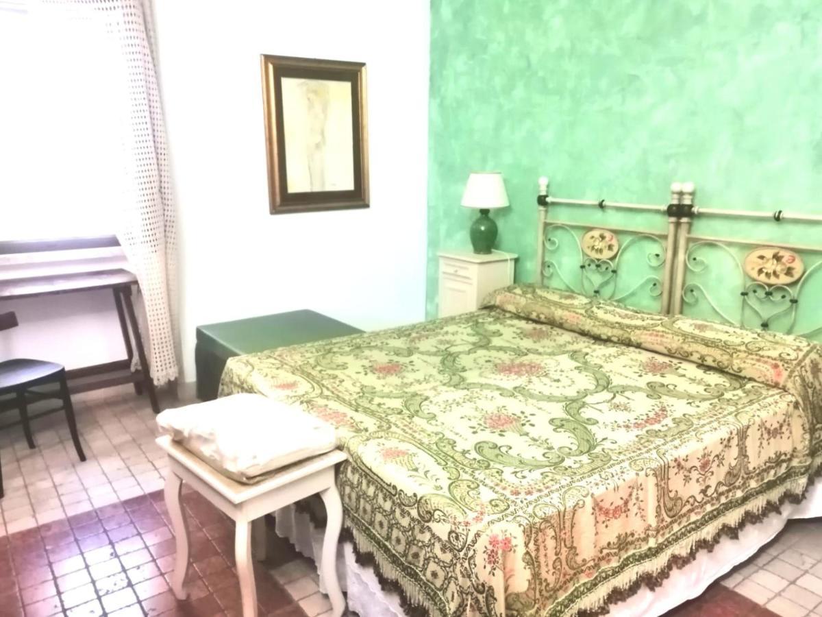 Bed and Breakfast Anticadimora Dei Pepe Salve Exterior foto