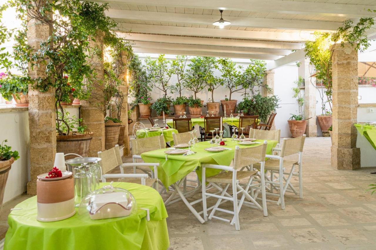 Bed and Breakfast Anticadimora Dei Pepe Salve Exterior foto
