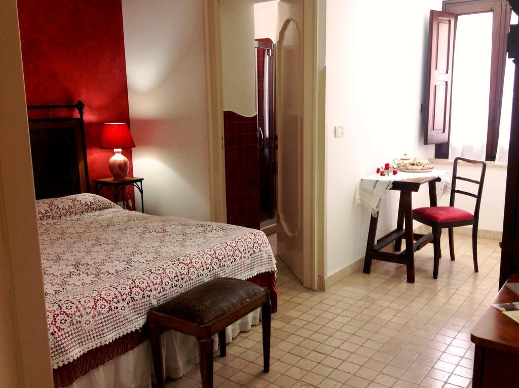 Bed and Breakfast Anticadimora Dei Pepe Salve Exterior foto