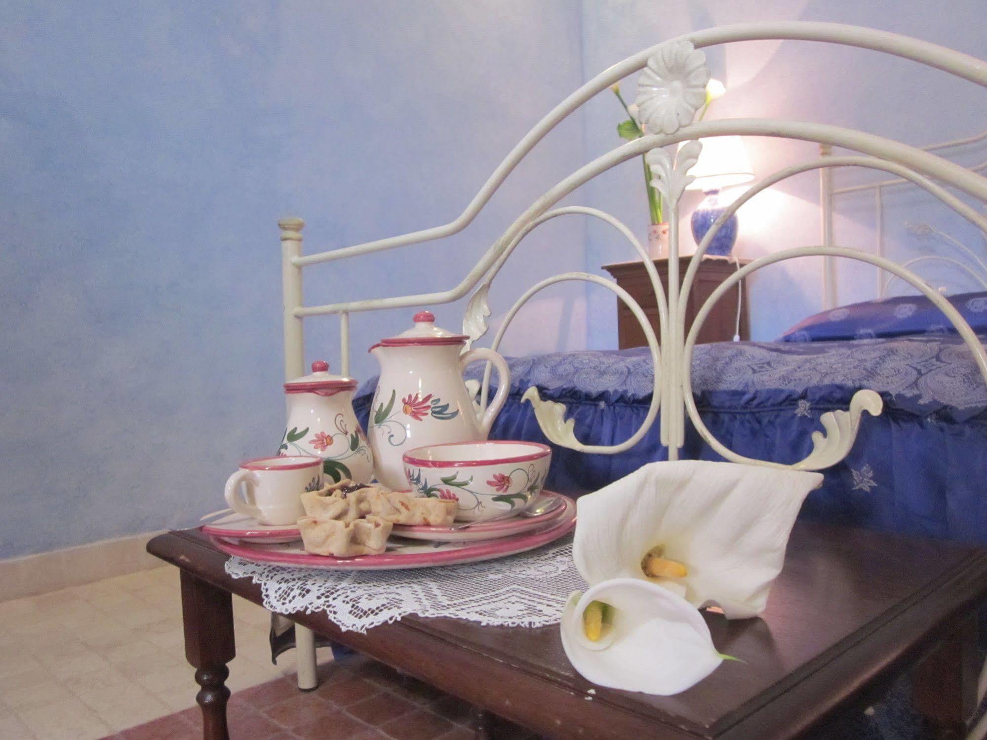 Bed and Breakfast Anticadimora Dei Pepe Salve Exterior foto